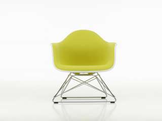 Vitra - Eames Plastic Armchair LAR mit Vollpolster  - kieselstein - indoor